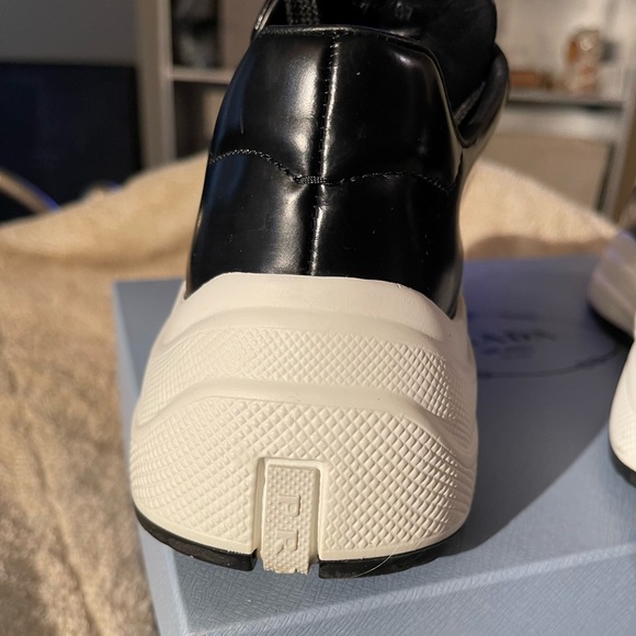 Women’s Prada shoes - Picture 5 of 6